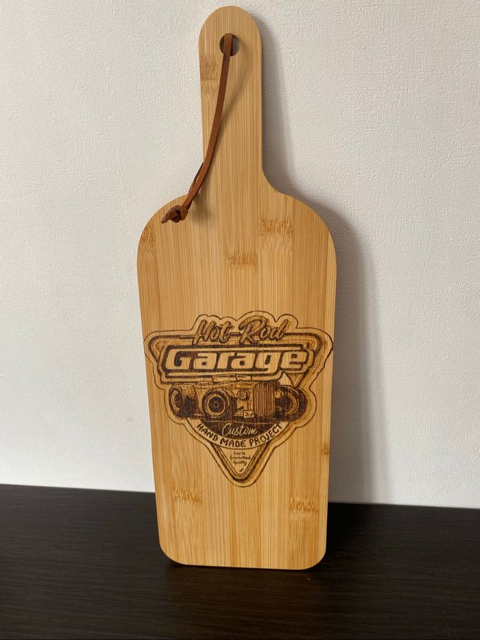 Planche apéro gravé « hot rod »