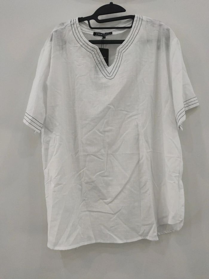 Blouse blanche taille 3XL neuve