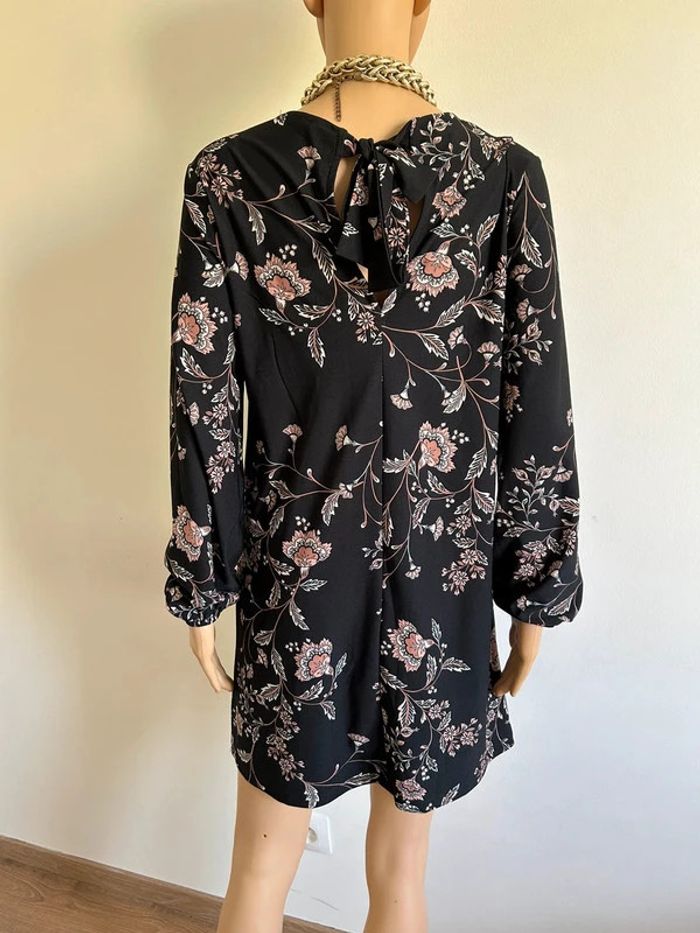 Robe noire et imprimée fleurie à manches longues Mango taille XS jamais portée - photo numéro 7