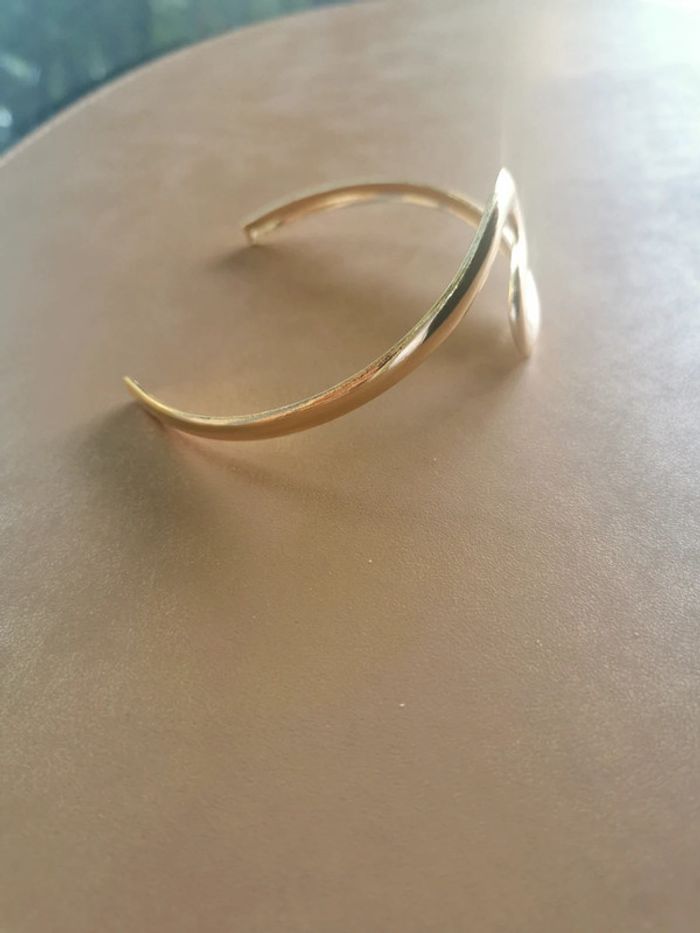 Bracelet de bras doré tendance - photo numéro 2