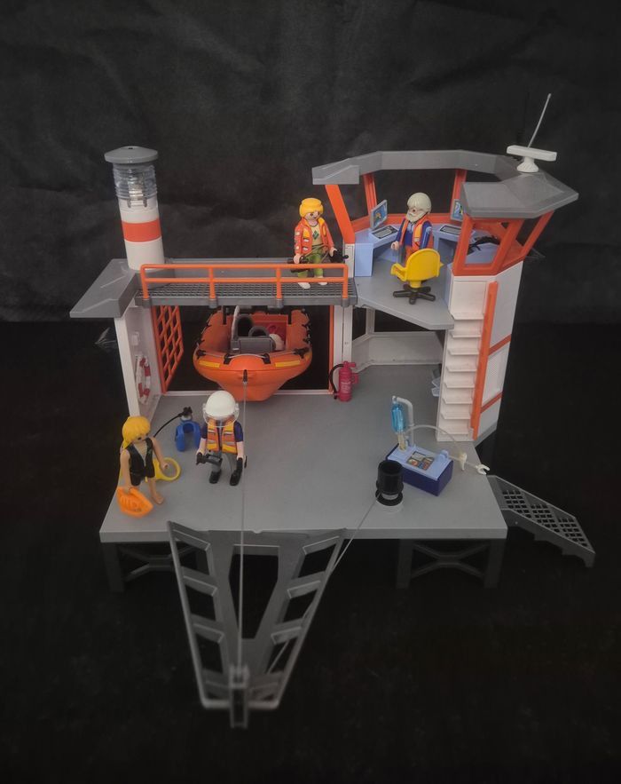 Playmobil - Station des gardes côtes 5539 et hélicoptère 5542 - L'alerte est donnée - photo numéro 4