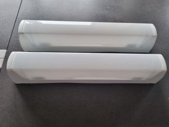 Boîtiers pour néon (sans ampoules)