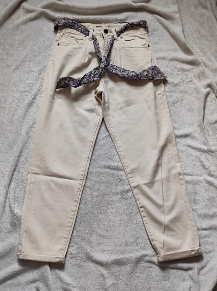 Jean momfit écru taille 34 - photo numéro 2