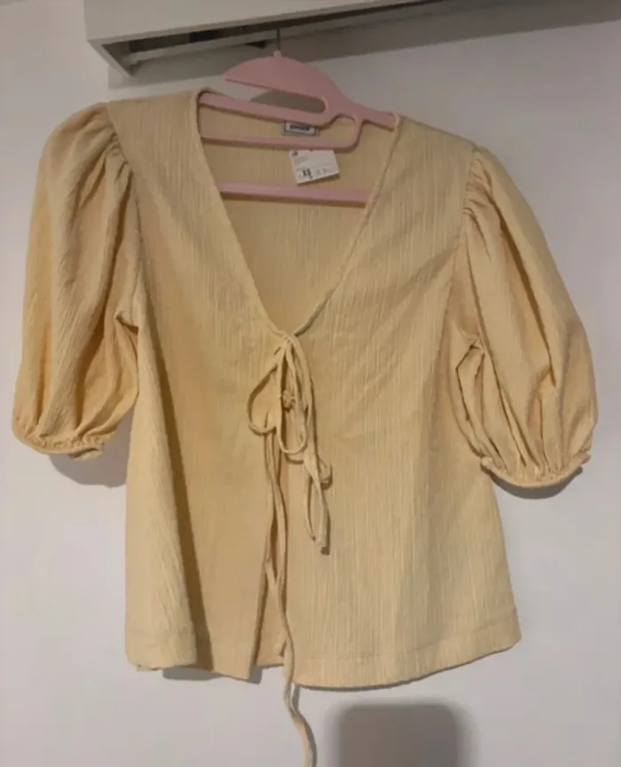 Top court jaune PIMKIE à manches bouffantes – Taille XS – Neuf avec étiquette 💛