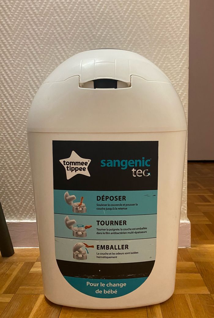 Poubelle à couches