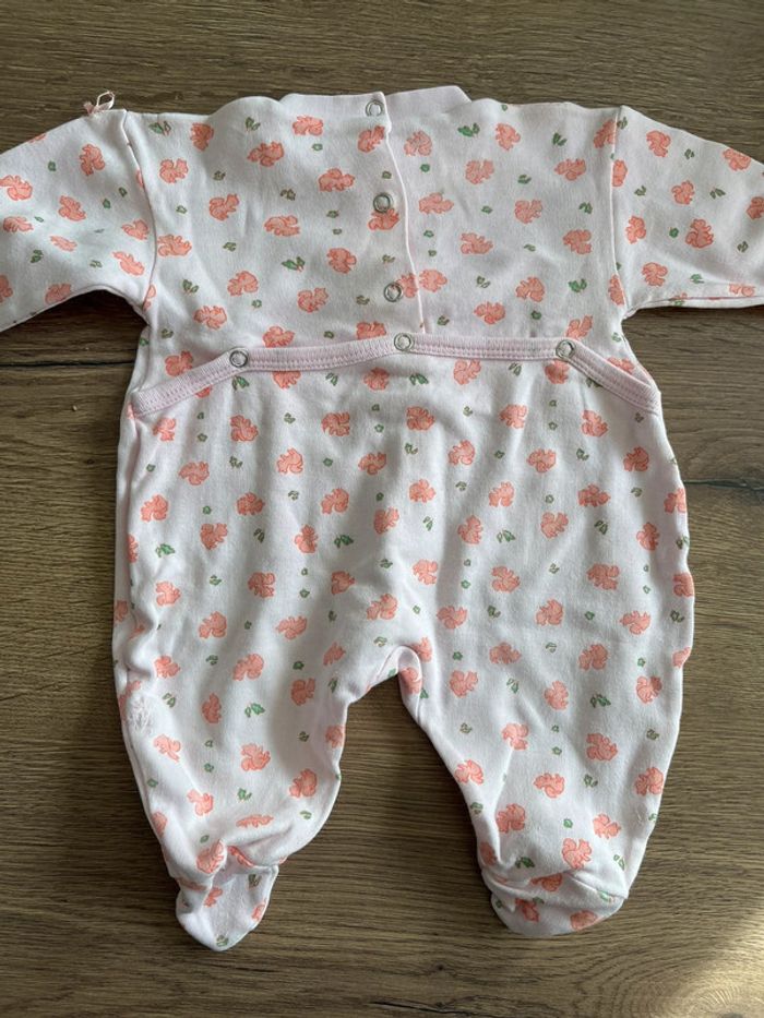 Pyjama - 1 mois - photo numéro 2