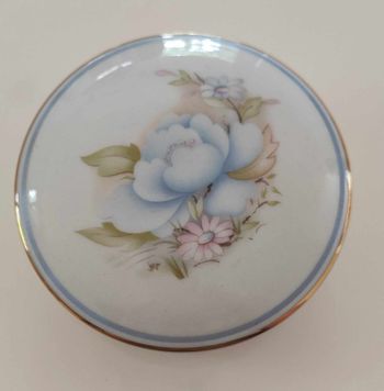 Boite ronde en porcelaine