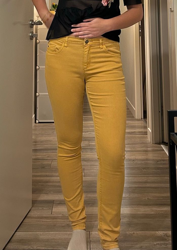 Pantalon slim moutarde