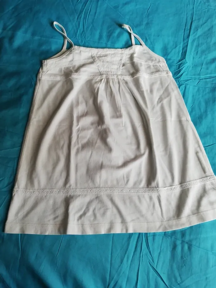 T-shirt ado.