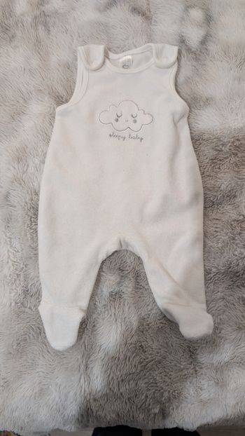 Pyjama C&A taille 1 mois