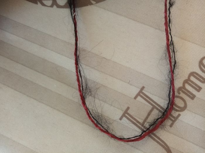 Lot de 3 petites Pelotes Fantaisies Tons Noirs et Prunes (230g) - photo numéro 4