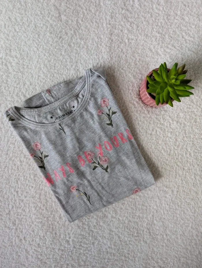 🌷 T-shirt Primark – 9/10 ans