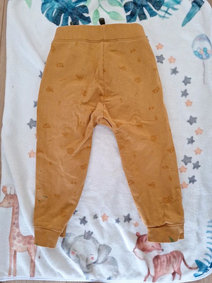 Pantalon jaune - photo numéro 3