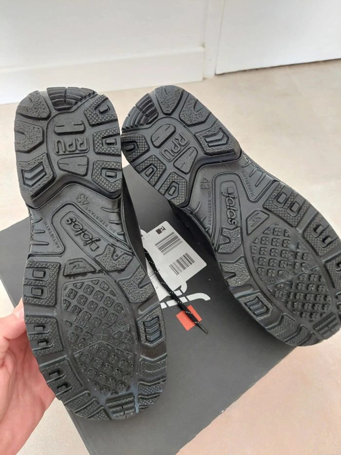 Chaussures de sécurité neuves marque jolas - photo numéro 3