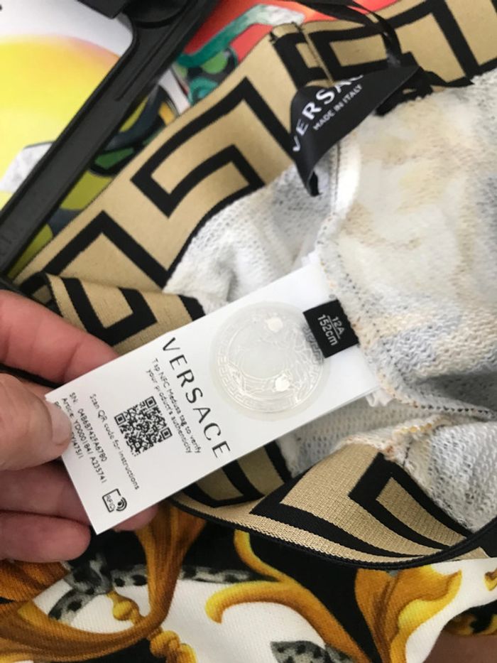 Bermuda large Versace 12 ans neuf - photo numéro 8