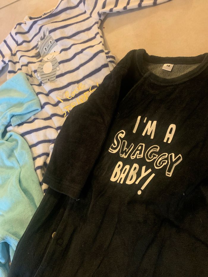 3 pyjamas - photo numéro 3