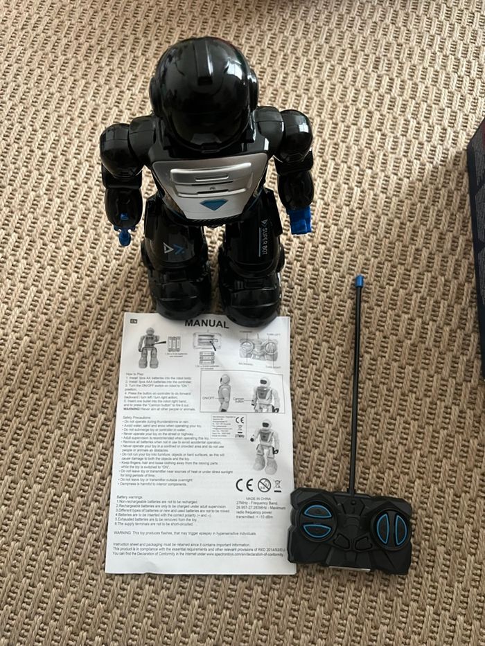 Robot télécommandé neuf avec notice - photo numéro 3