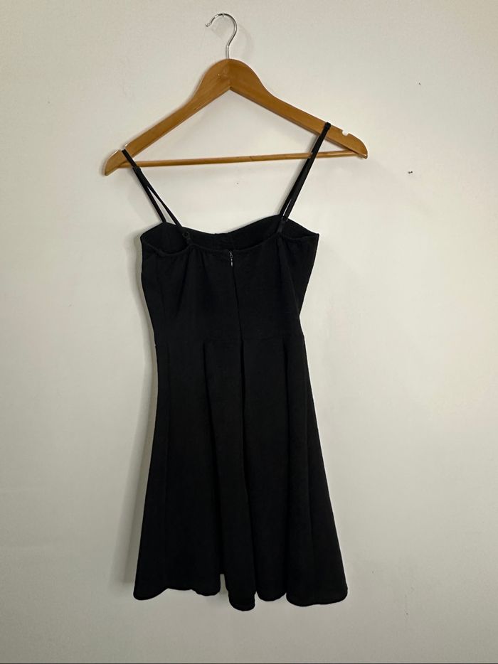 Robe noire taille 40 portée 1 fois - photo numéro 5