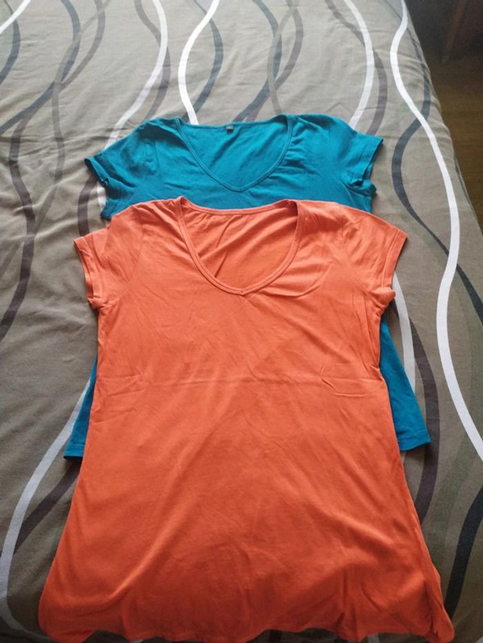 Deux tee-shirts