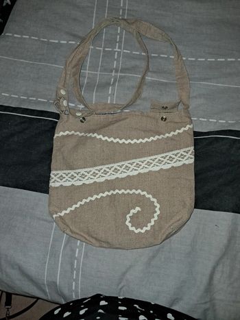 Sac bandoulière beige dentelle
