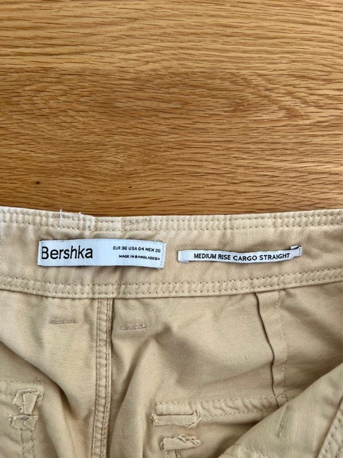 Pantalon Medium Rise Cargo Straight Beige Bershka Taille 36 - photo numéro 3