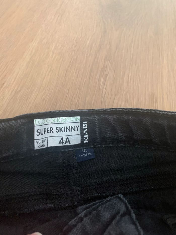 Jean skinny Kiabi 3 ans Neuf - photo numéro 4