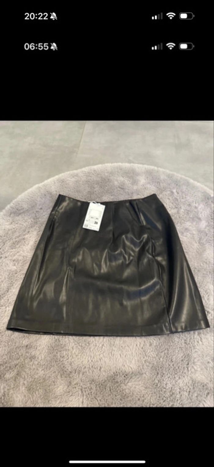 Mini jupe similicuir taille 34 neuf - photo numéro 2
