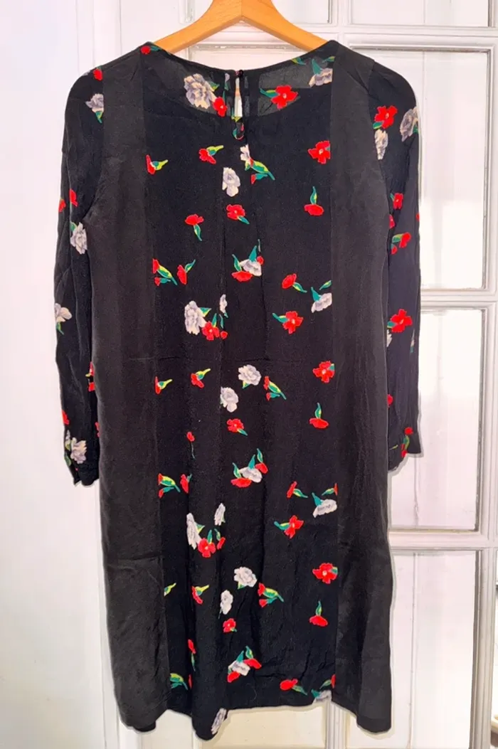 Robe Pablo  Taille 38 Avec empiècement en soie  Valeur 230 euros - photo numéro 4