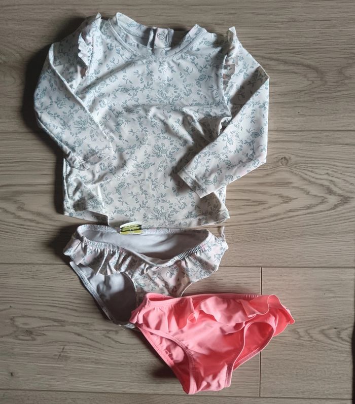 Maillot de bain antibuv 2 pièces TAO 12 mois fleuri blanc et rose