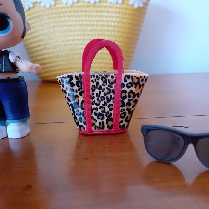 Figurine Poupée L.O.L Surprise + 4 accessoires - photo numéro 4