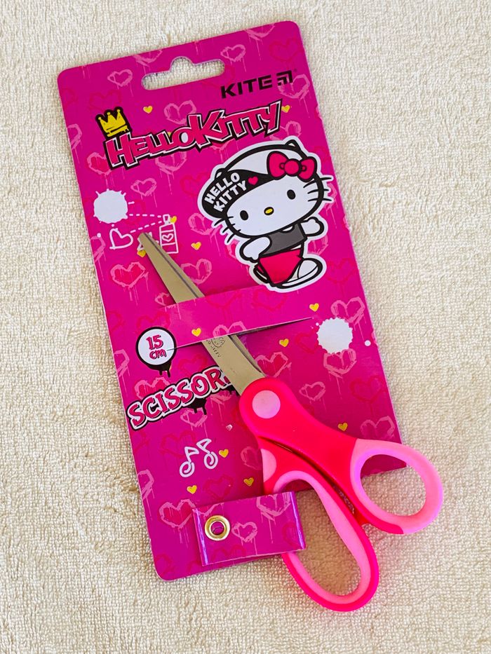 Ciseaux pour fille Hello Kitty Sanrio couleur rose
