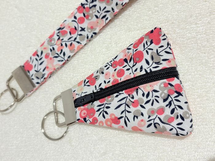 Lot de deux porte-clés fleuris - photo numéro 2