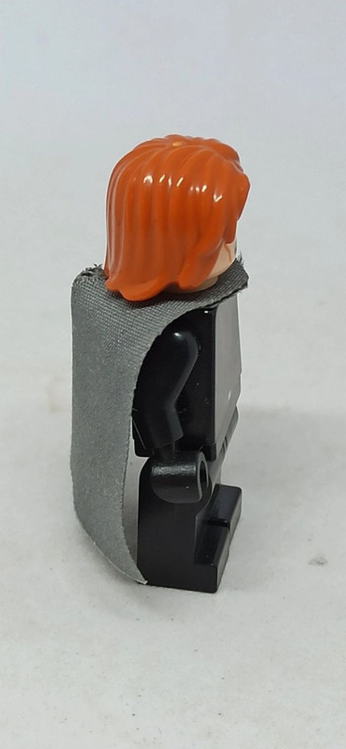 Figurine homme avec cape grise lego - photo numéro 2