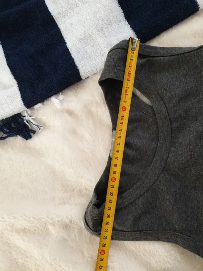 Brassière top très court gris - photo numéro 4