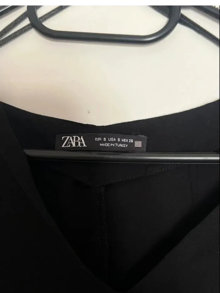 Robe chic Zara neuve – Taille S / 36 – Élégante & tendance – Idéale soirée ou bureau - photo numéro 2