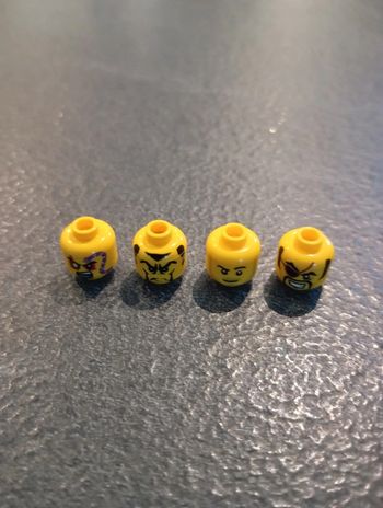 4 têtes figurines lego