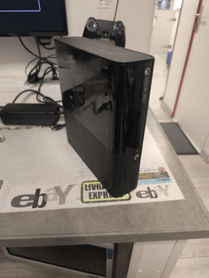 Xbox 360 E sans HDD seule - photo numéro 4