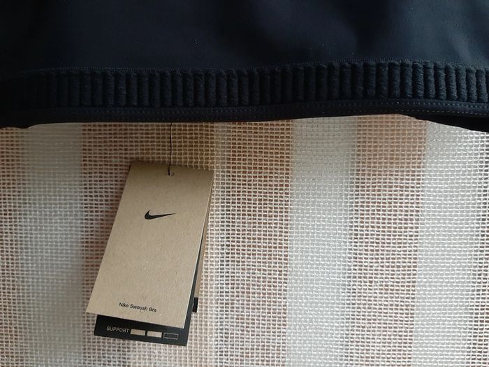 Brassière Nike Dryfit taille M NEUVE - photo numéro 6