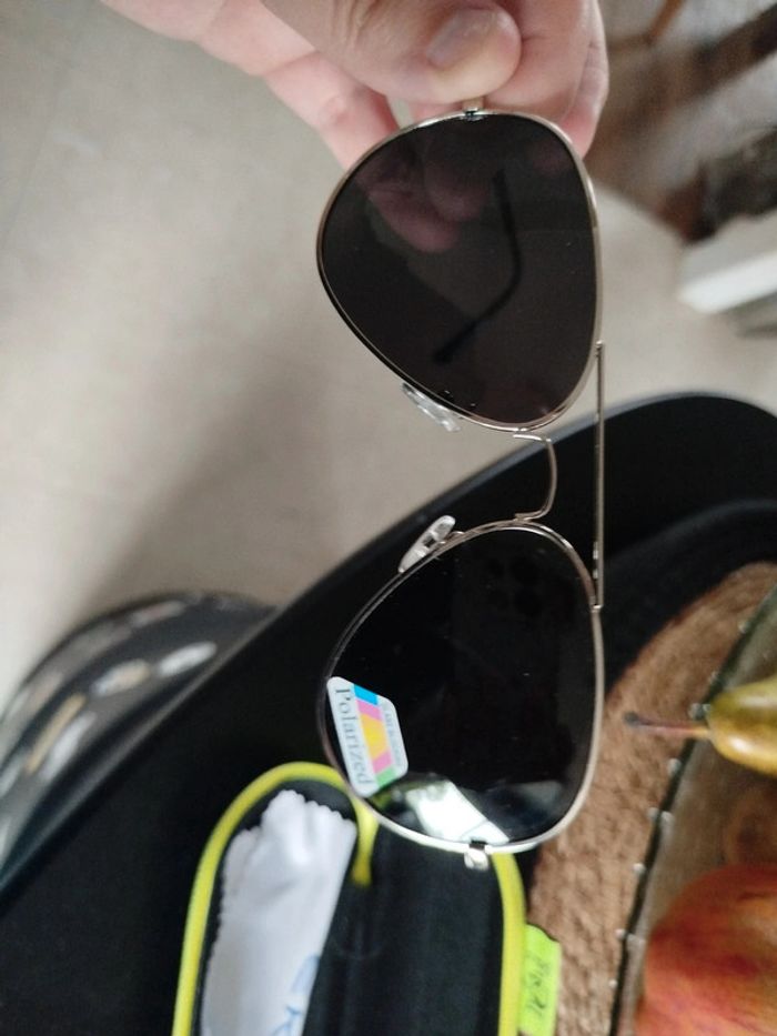 Lunettes de soleil - photo numéro 2