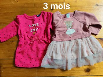 2 robes et 1 salopette fille 3m