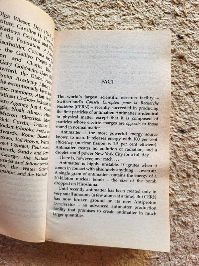 Livre en anglais Angels and demons de Dan Brown - photo numéro 4