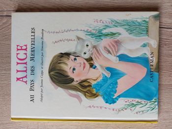 Livre vintage "Alice au pays des merveilles" l'âge d'or Casterman