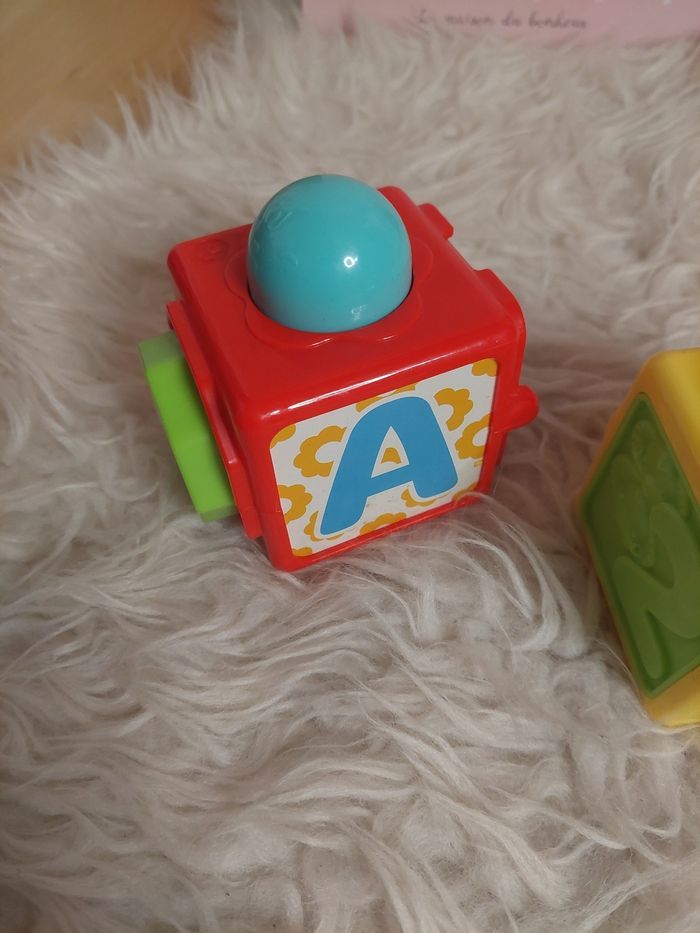 Lot 3 cubes activités à emboiter jeux d'éveil bébé Fisher Price TBE 🎲 - photo numéro 5