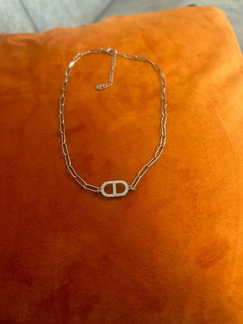 Collier ras du cou et strass