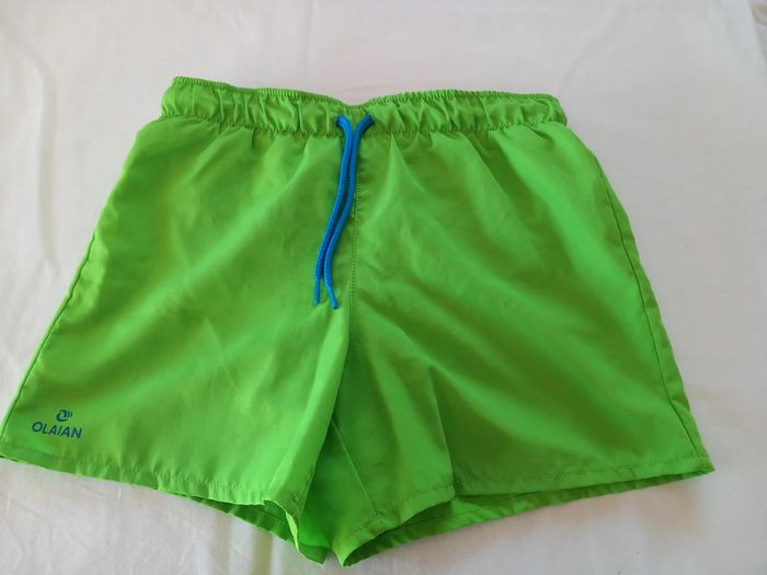 Short de bain garçon Olaian 8 ans.