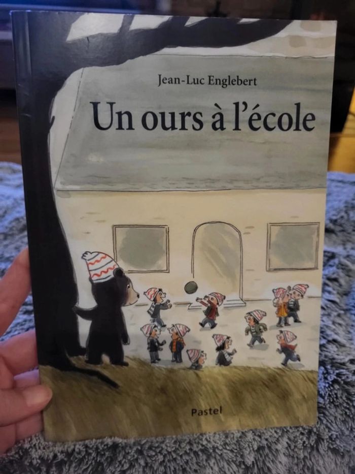 Livre Un ours à l'école-École des loisirs / école des max