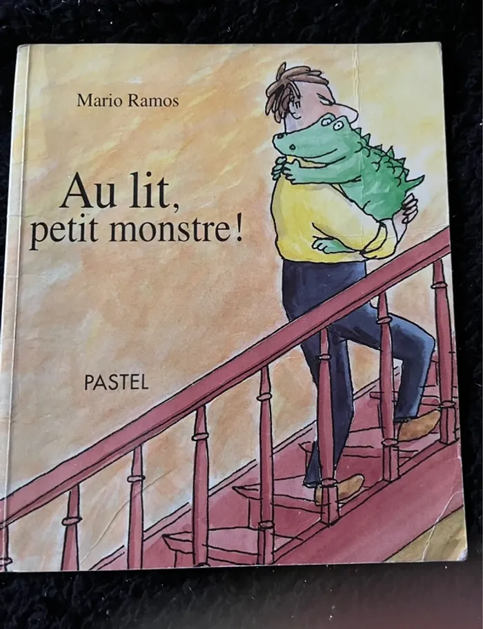 Lot de 2 livres thème monstres