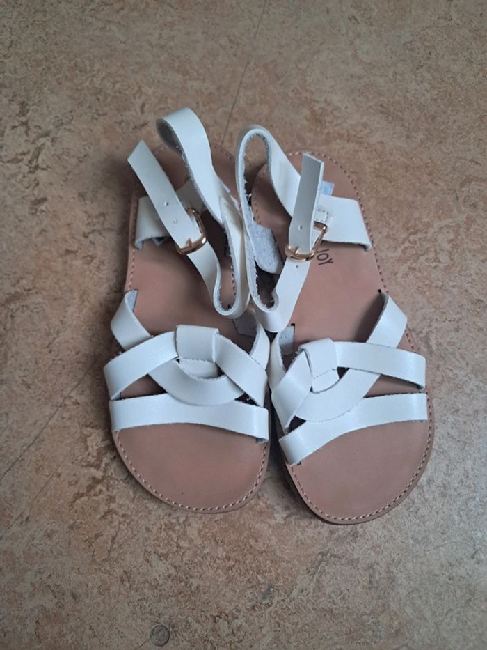 Sandales neuve souple 30