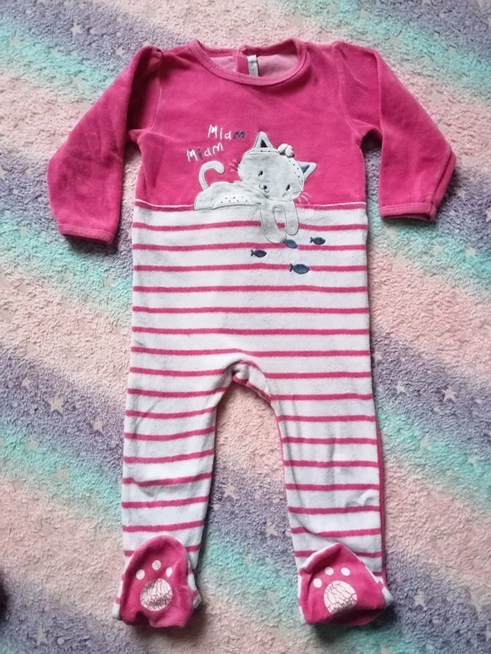 Pyjama 1 pièce fille taille 24 mois