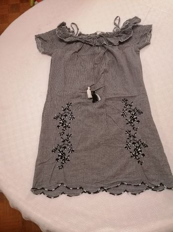 Très belle robe comme neuve bretelles réglable de belles qualités